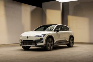 Nuevo Volvo EX60 Cross Country: el SUV eléctrico de aventuras desde 72.500 € en la Primera Edición