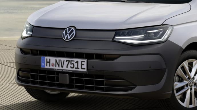 Plástico granulado para el paragolpes delantero del Volkswagen Caddy rediseñado (2026) en su versión utilitaria