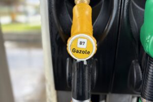 Gasóleo a 2,08 €/L este jueves 9 de abril: dónde encontrar estaciones por debajo de la media de 2,40 €/L