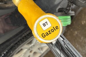 Gasóleo desde 2,10 €/L este miércoles 15 de abril: dónde encontrar estaciones por debajo de la media a 2,29 €/L