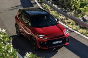 Nuevo Toyota RAV4 híbrido enchufable: desde 54.450 €, ¿una subida de precio justificada?