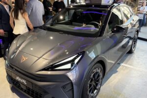 Nuevo Cupra Raval: cuatro ediciones de lanzamiento del deportivo urbano eléctrico, desde 34.870 €