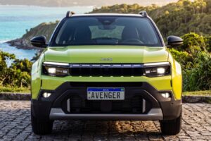 Nuevo Jeep Avenger rediseñado: primeras fotos oficiales y look “baby-Compass” para el SUV urbano