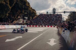 Alpine realiza una gira por Buenos Aires con Franco Colapinto.