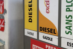 Gasóleo desde 1,99 €/L este lunes 27 de abril: las estaciones más baratas para repostar gasóleo