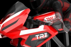 Trak Racer TRZ es el primer cockpit para moto del gran público.