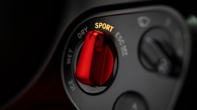 Nuevo Ferrari Luce (2026)