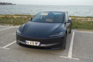 PRUEBA – Propulsión Tesla Model 3 (2026): nuestra opinión sobre el… Al igual que el Tesla Model Y, el Model 3 da la bienvenida a una nueva variante simplificada que lo convierte en… Prueba lunes 8 de junio de 2026