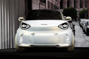 Smart #2 Concept: un banco para dos personas, inesperado para un miniauto urbano eléctrico