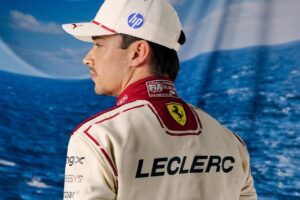 Charles Leclerc revela un mono especial para su Gran Premio en casa en Mónaco.