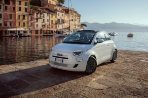 El Fiat 500 llega lleno de novedades para el verano: serie especial Dolcevita y versión microhíbrida 3+1